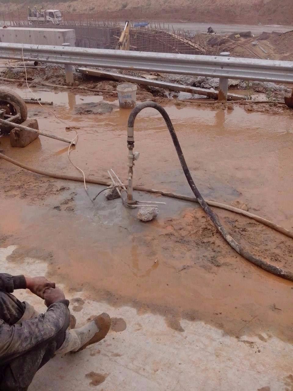 安宁路基压密注浆